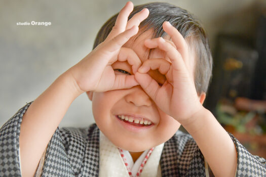 写真スタジオでの撮影　七五三前撮り　5歳男の子