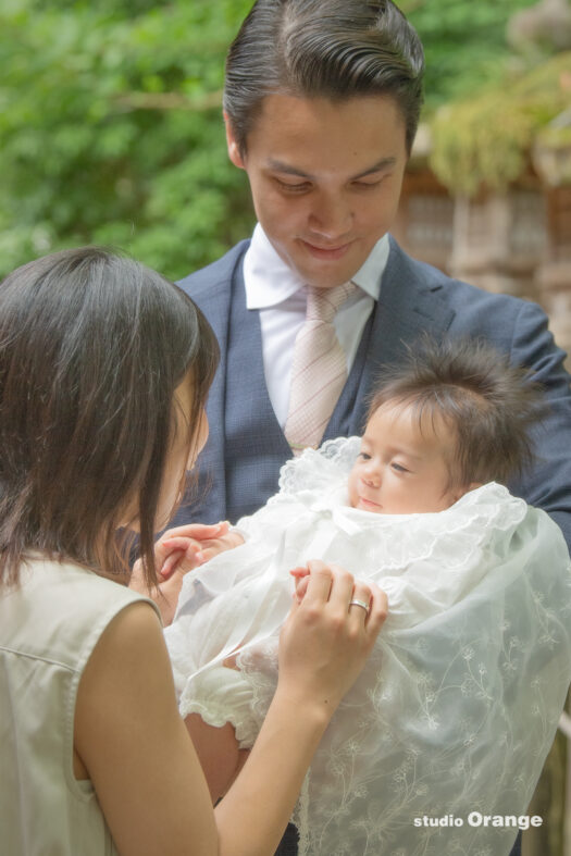 奈良の春日大社でのお宮参り出張写真撮影　ファミリーフォト　３ヶ月女の子