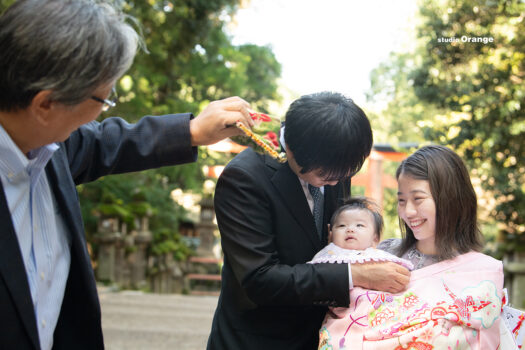 奈良の春日大社でのお宮参り出張写真撮影　ファミリーフォト　３ヶ月女の子